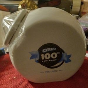 Vintage Cermic Oreo 100 cookie Jar.